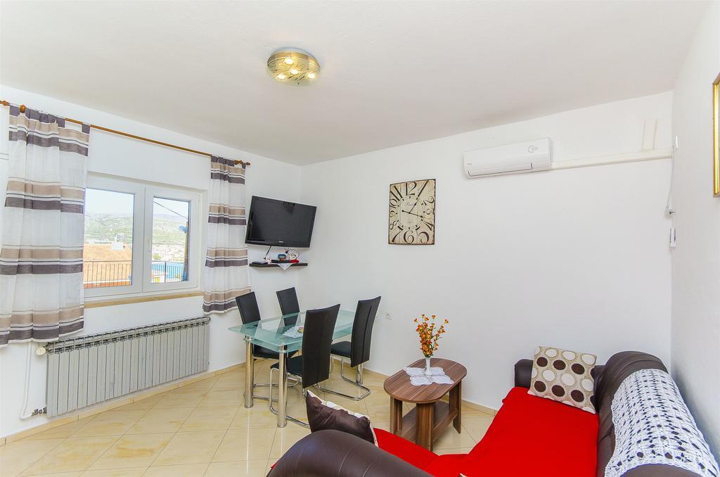 Apartment Marijana โตรกีร์ ภายนอก รูปภาพ